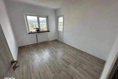 Apartament cu 3 camere decomandat în Progresul - 4