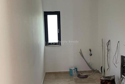 Casă cu 4 camere cu Teren 8000 Mp în Câmpuri - 5