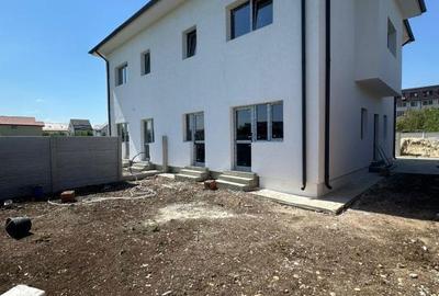 Casă cu 5 camere cu Teren 250 Mp în Central