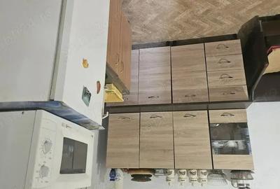 Casă cu 6 camere cu Teren 4000 Mp în Vrani - 1