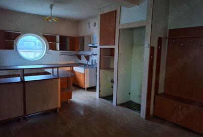 Casă cu 6 camere cu Teren 666 Mp în Cetate - 3