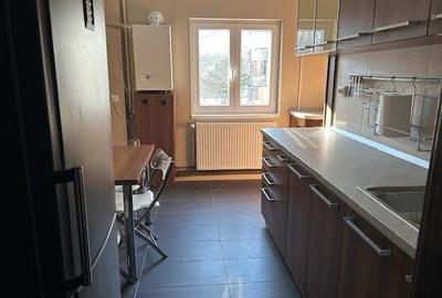 Apartament cu 3 camere decomandat, mobilat în Berceni - 1