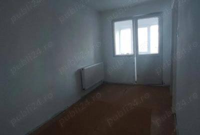 Apartament cu 4 camere semidecomandat în Micro 39 - 2