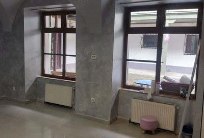 Spațiu comercial, de 45 mp, în Central - 9