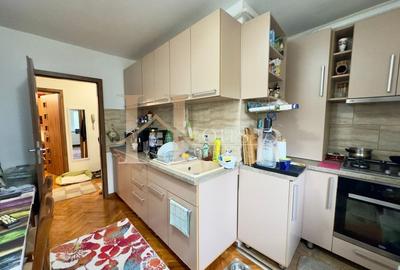 La etajul 1, decomandat si dotat cu centrala termica proprie. Zona Soarelui ! - 4