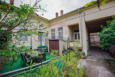Apartament cu 5 camere nedecomandat în Central - 12