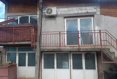 Casă cu 6 camere în Bascov - 7