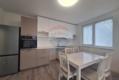 Apartament nou, de vanzare 3 camere 2 bai, et 1 - 3