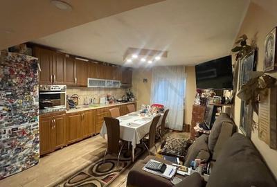 Casă individuală cu 4 camere cu Canalizare în Central - 3