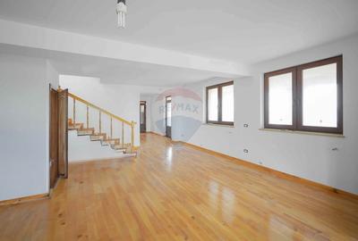 Casa de vanzare in Zona Dealuri, Oradea - 1