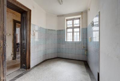 CAROL - 11 IUNIE, APARTAMENT 4 CAMERE IN VILA, 120 MP, ETAJ 1! - 11