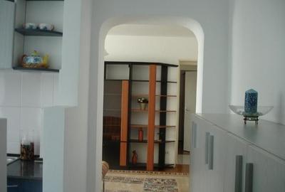 Apartament cu 3 camere semidecomandat în Crângași - 2
