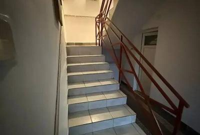 Casă cu 6 camere cu Teren 324 Mp în Central - 1