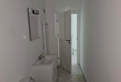 Spațiu comercial, de 150 mp, în Central - 4