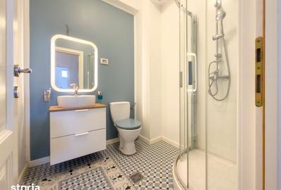 Casă cu 10 camere cu Teren 1569 Mp în Central - 2