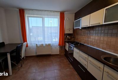 Apartament cu 3 camere decomandat, mobilat în 7 Noiembrie - 10
