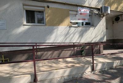 Spațiu comercial, de 55 mp, în Central - 4