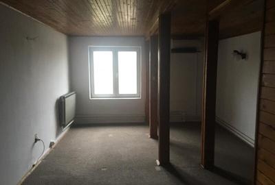 Casă individuală cu 6 camere cu Canalizare în Cotroceni - 9