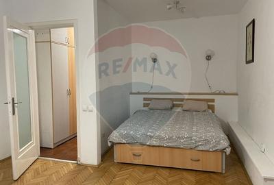 Apartament cu 1 camere semidecomandat, mobilat în Romană
