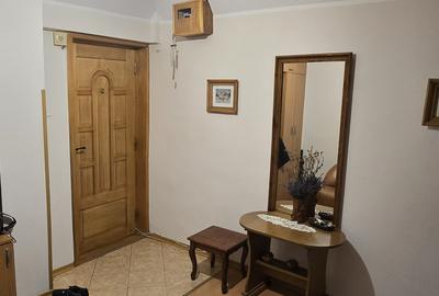 Apartament 3 camere zona Primaverii etaj 1 - 4
