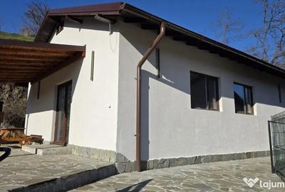 Casă cu 3 camere cu Teren 1890 Mp în Central - 10