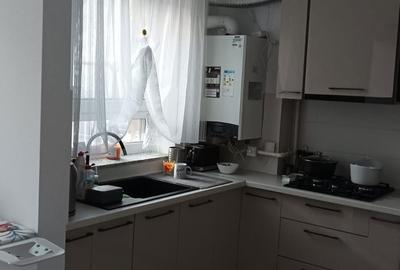 Apartament cu 2 camere decomandat în Tractorul - 2
