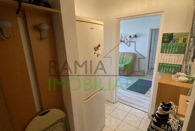 Apartament cu 2 camere semidecomandat în Florilor