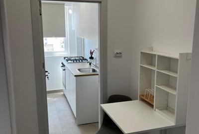 Apartament cu 2 camere decomandat în P-ța Victoriei - 3
