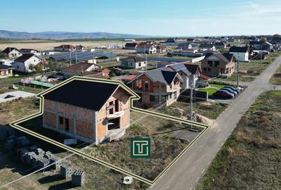 Casă la roșu cu 5 camere în Aluniș, județul Arad – ideală pentru o familie! - 1