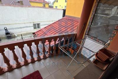 Apartament cu 3 camere semidecomandat în Craiovița Nouă - 8