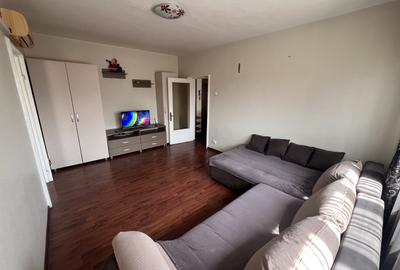 Apartament cu 3 camere semidecomandat, mobilat în Obor