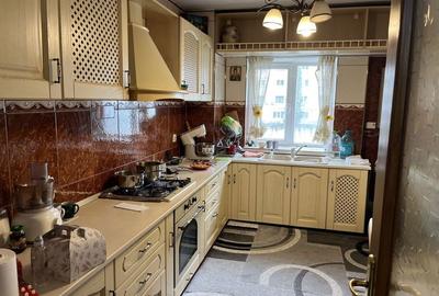 Apartament cu 4 camere decomandat în Central - 2