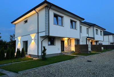 Casă cu 4 camere cu Teren 220 Mp în Corbeanca