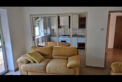 Apartament cu 2 camere decomandat în Calea București
