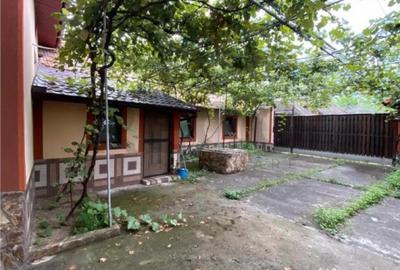 Casă cu 6 camere cu Teren 1800 Mp în Curățele - 8