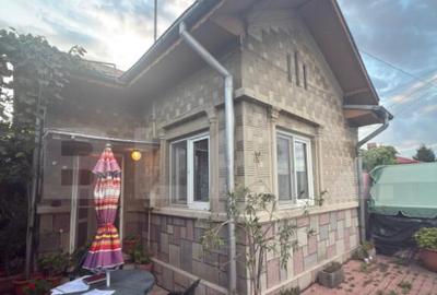 Casa de vanzare 5 camere + dependente - 6