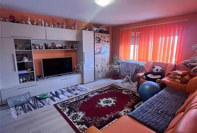 Apartament cu 3 camere în Micro 20
