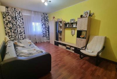 Apartament cu 3 camere decomandat în Runcu - 1