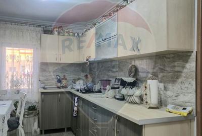 Apartament cu 2 camere decomandat, mobilat în Central