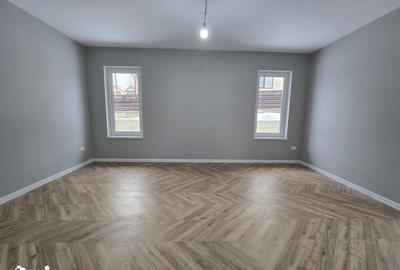 Casă cu 4 camere cu Teren 450 Mp în Miroslava - 2