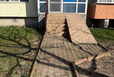 Spațiu comercial, de 54 mp, în Dacia