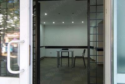 Spațiu comercial, de 50 mp, în Central - 7