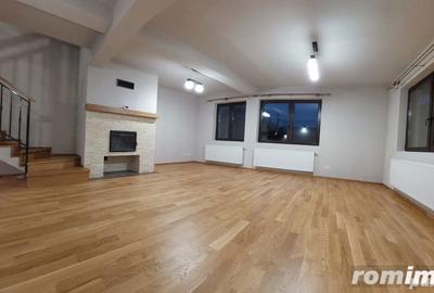 Casă cu 5 camere în Giroc