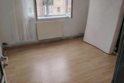 Apartament cu 3 camere semidecomandat în Central - 9