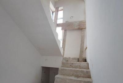 Casă cu 4 camere cu Canalizare în Vișani - 10