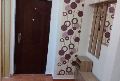 Garsonieră decomandată în Titan