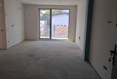 Apartament cu 3 camere decomandat în Între Lacuri - 2