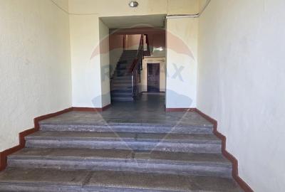 Apartament cu 3 camere, mobilat în Micro 6 - 7