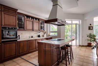 Timisoara - Girocului Vila 12 Camere 4 Bai | 497mp Utili 1373mp Teren - 12