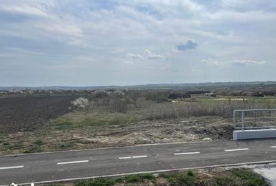 Teren de 8500 mp, în Sânmartin - 2